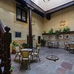 Palacio De Mariana Pineda 4*