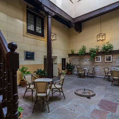 Palacio De Mariana Pineda 4*