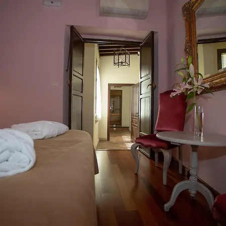 Hotel Palacio De Mariana Pineda 4*