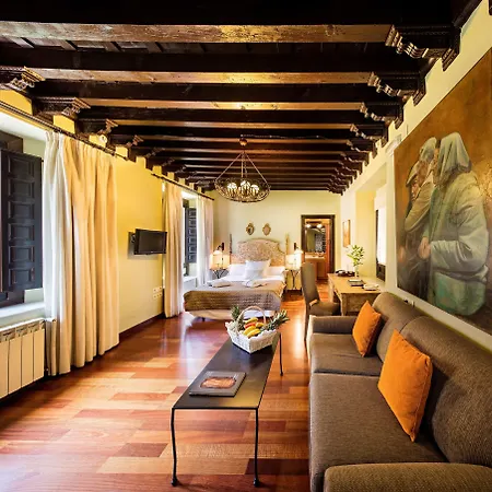 Palacio De Mariana Pineda Hotel
