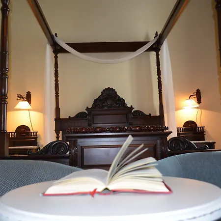 מלון Palacio De Mariana Pineda