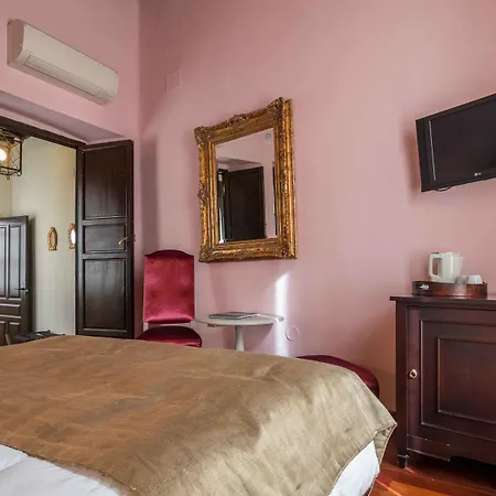 Palacio De Mariana Pineda מלון