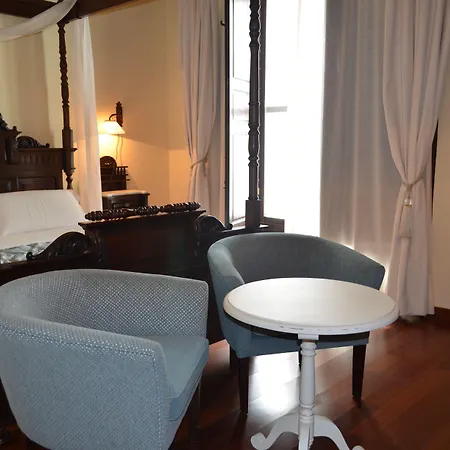 Palacio De Mariana Pineda מלון 4*