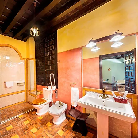 מלון Palacio De Mariana Pineda