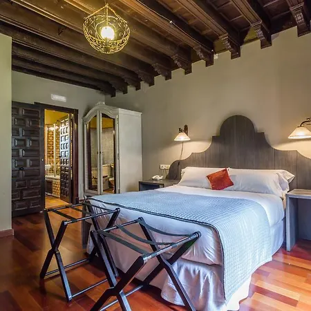 Palacio De Mariana Pineda Hotel 4*
