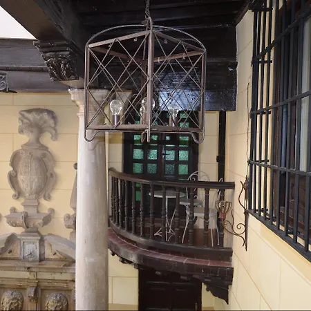 מלון Palacio De Mariana Pineda 4*