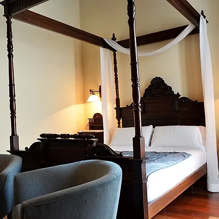 Palacio De Mariana Pineda Гранада