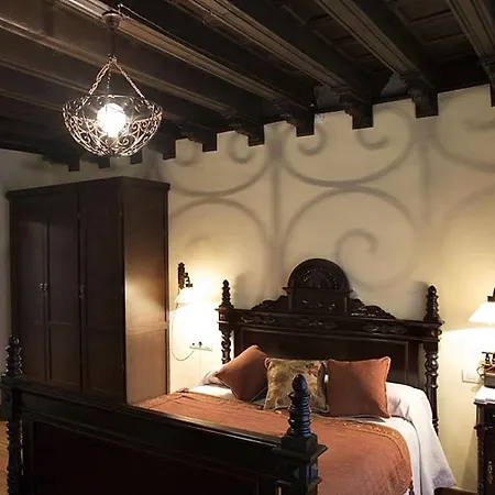 Отель Palacio De Mariana Pineda 4*