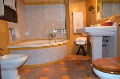 Palacio De Mariana Pineda 4*