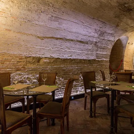 Palacio De Mariana Pineda 4*