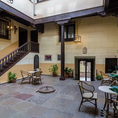 Palacio De Mariana Pineda Hotel 4*