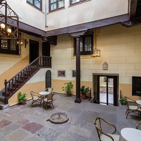 Palacio De Mariana Pineda 4*