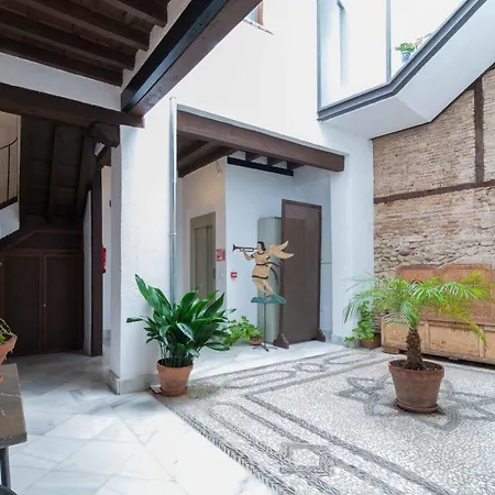 Palacio De Mariana Pineda Hotel 4*